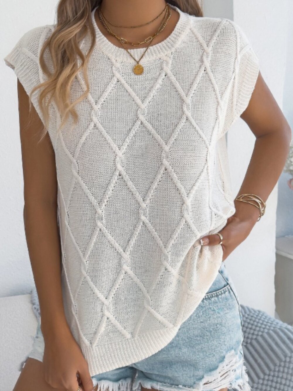 108. ANNA KACI Sleeveless Cable Knit Textured Pullover Top